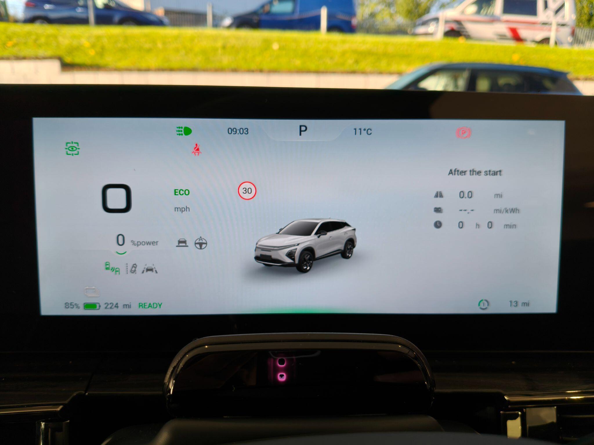 Large vehicle image